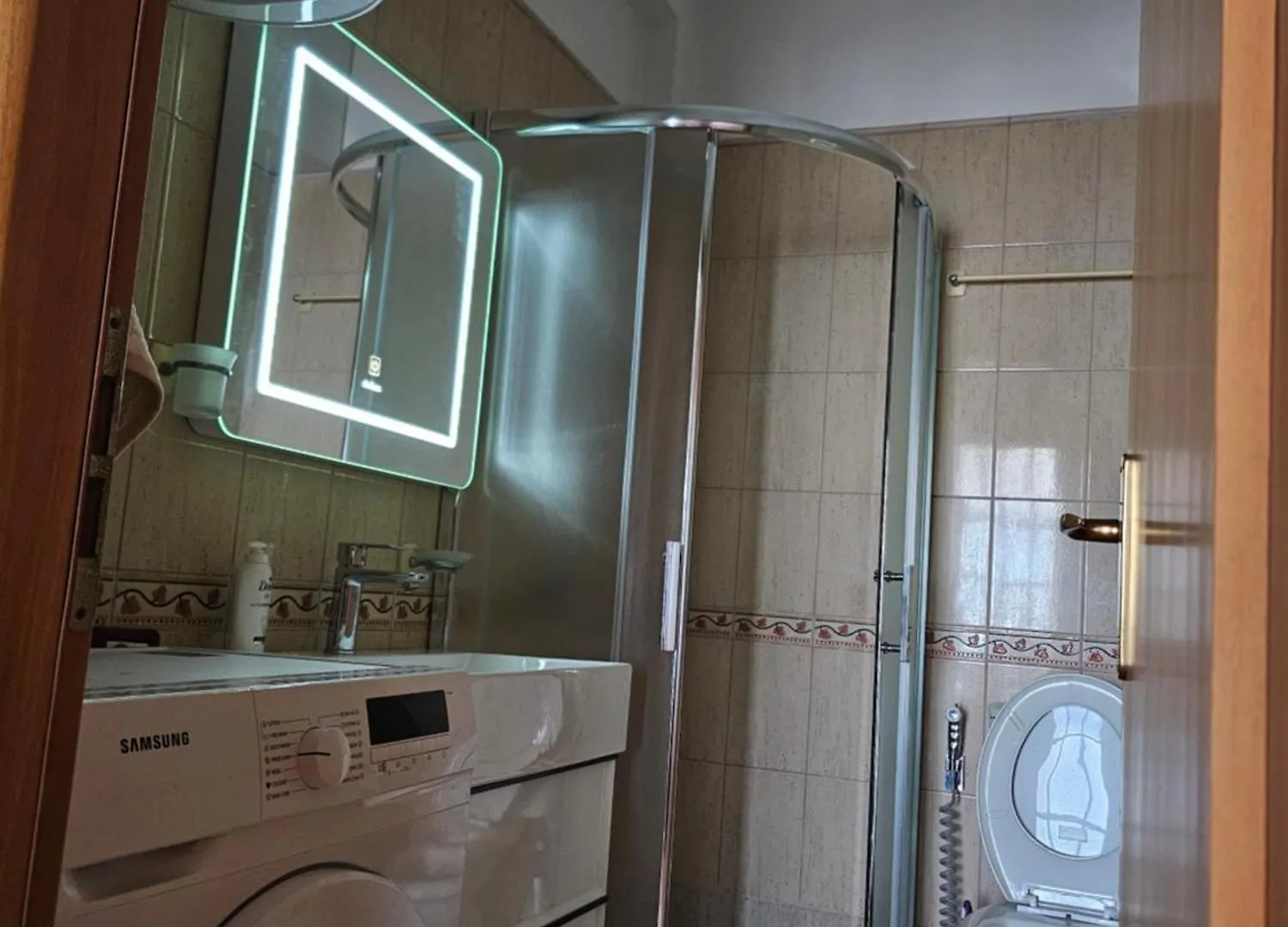 Teuta Apartment Durres 0*,  Albania