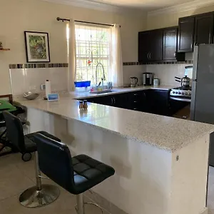  Bed & Breakfast Raivens Nest Barbados
