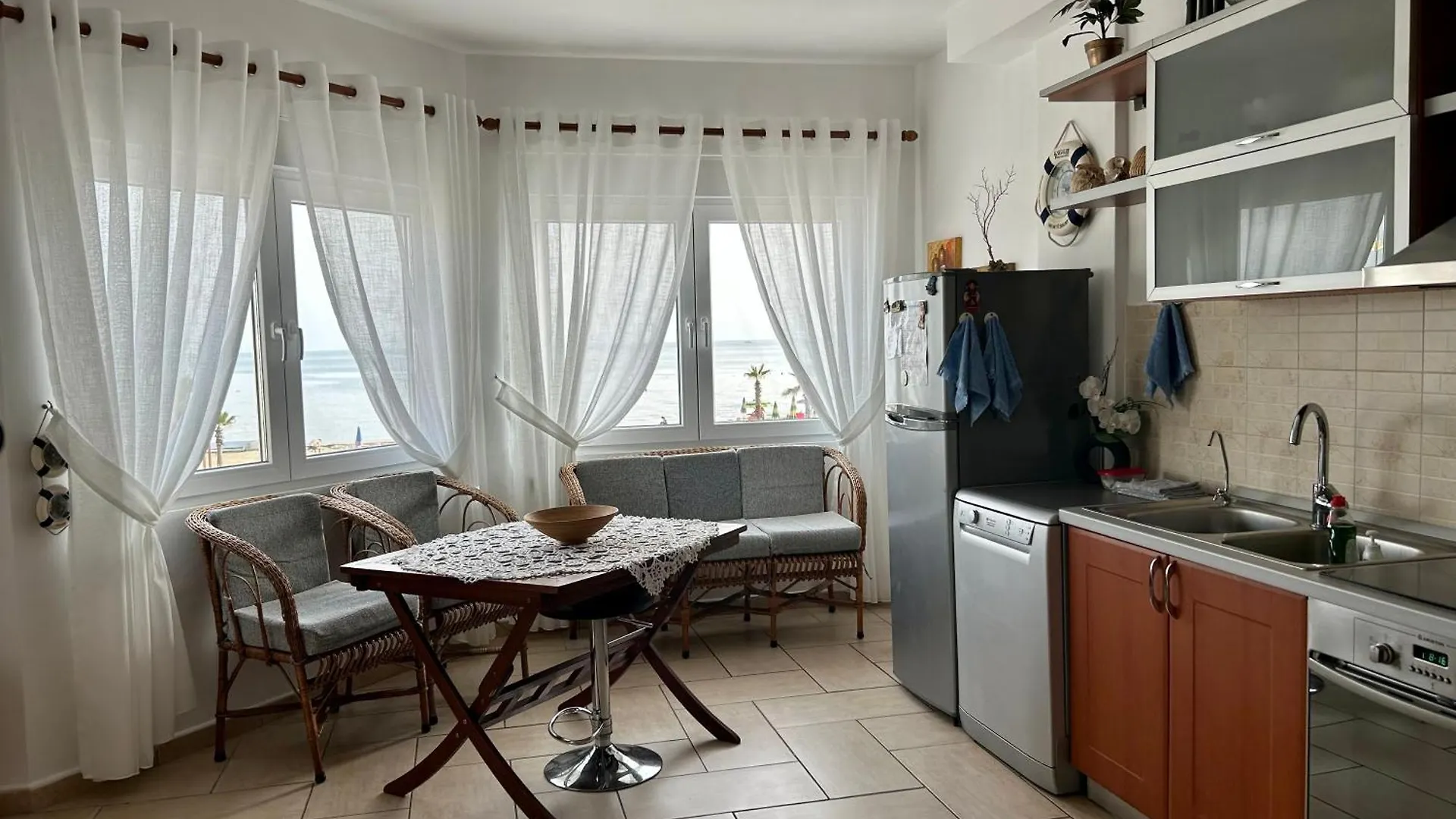 Teuta Apartment Durrës 0*,  Albania